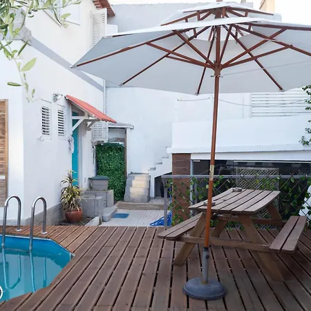 The Shed Surf Costa da Caparica